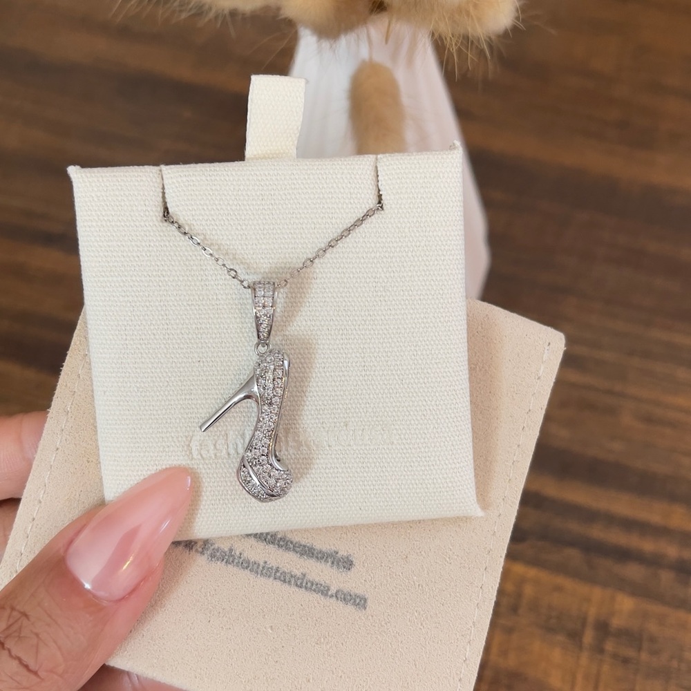 Glamorous Silver High Heel Pendant Necklace
